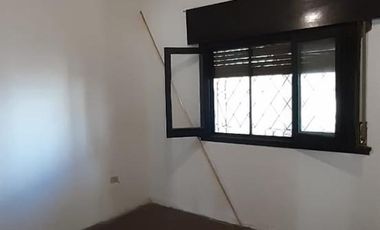 CASA AMERICANA DE 4 AMBIENTES