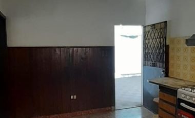 CASA AMERICANA DE 4 AMBIENTES