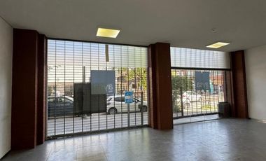 Importante local comercial en alquiler