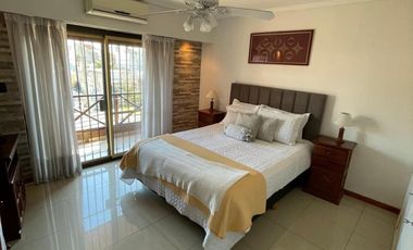 Chalet de 4 AMBIENTES ubicado a 150 metros de la Av. Espora