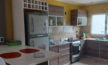 Excelente propiedad con terraza al mar y quincho