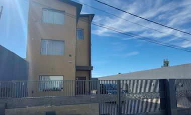 Excelente propiedad con terraza al mar y quincho