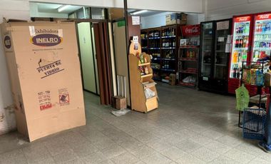 Local 92mts 2 baños T/destino a 100mts Av Saenz