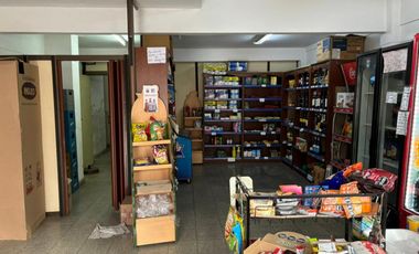 Local 92mts 2 baños T/destino a 100mts Av Saenz