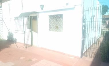 CASA DE TRES AMBIENTES