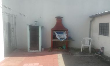 CASA DE TRES AMBIENTES