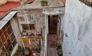 Venta Casa De Lote Propio. A Reciclar. Jardín. Patio. 184mts. Pje Verdi 1700. Monte Castro. Floresta