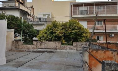 Venta Casa De Lote Propio. A Reciclar. Jardín. Patio. 184mts. Pje Verdi 1700. Monte Castro. Floresta