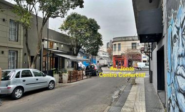 Venta Casa De Lote Propio. A Reciclar. Jardín. Patio. 184mts. Pje Verdi 1700. Monte Castro. Floresta