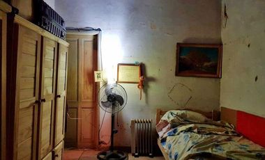 Venta Casa De Lote Propio. A Reciclar. Jardín. Patio. 184mts. Pje Verdi 1700. Monte Castro. Floresta