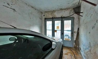 Venta Casa De Lote Propio. A Reciclar. Jardín. Patio. 184mts. Pje Verdi 1700. Monte Castro. Floresta