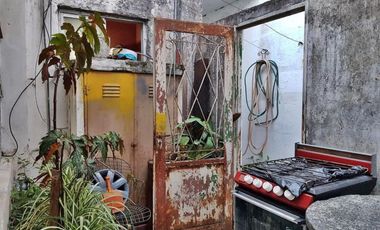 Venta Casa De Lote Propio. A Reciclar. Jardín. Patio. 184mts. Pje Verdi 1700. Monte Castro. Floresta