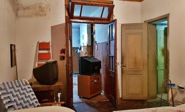 Venta Casa De Lote Propio. A Reciclar. Jardín. Patio. 184mts. Pje Verdi 1700. Monte Castro. Floresta