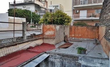 Venta Casa De Lote Propio. A Reciclar. Jardín. Patio. 184mts. Pje Verdi 1700. Monte Castro. Floresta