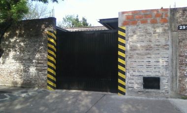 Galpón en ALQUILER sobre asfalto en buen estado a 5 cuadras de la estación de Glew.