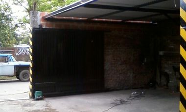 Galpón en ALQUILER sobre asfalto en buen estado a 5 cuadras de la estación de Glew.