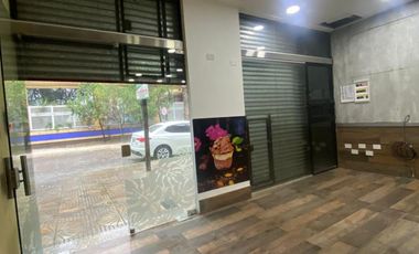 Dos locales unificados en alquiler