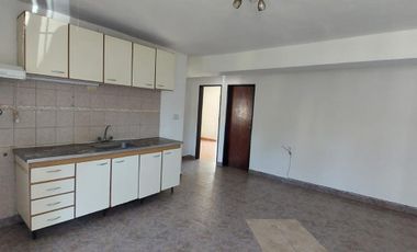 OPORTUNIDAD DEPARTAMENTO TIPO PH DE TRES AMBIENTES CON PARQUE EN ESCOBAR