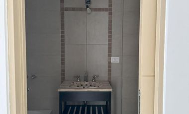 DEPARTAMENTO A ESTRENAR 4 AMBIENTES 2 BAÑOS, 2 COCHERAS CUBIERTAS.