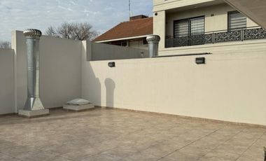 DEPARTAMENTO A ESTRENAR 4 AMBIENTES 2 BAÑOS, 2 COCHERAS CUBIERTAS.