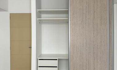 DEPARTAMENTO A ESTRENAR 4 AMBIENTES 2 BAÑOS, 2 COCHERAS CUBIERTAS.