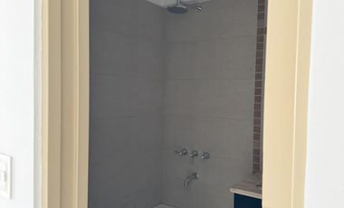 DEPARTAMENTO A ESTRENAR 4 AMBIENTES 2 BAÑOS, 2 COCHERAS CUBIERTAS.