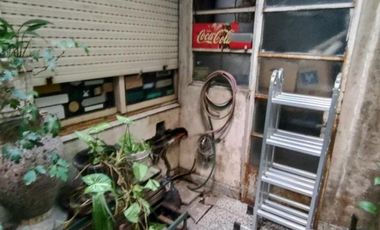 CASA Y DPTO EN ESQUINA