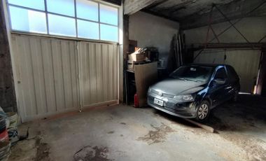 CASA Y DPTO EN ESQUINA