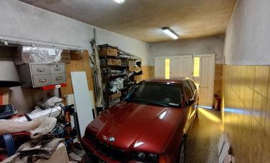 CASA Y DPTO EN ESQUINA