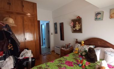 CASA EN ALQUILER Y VENTA. LOTE 9X30 PB: LOCAL COMERCIAL, COCH. P/4 AUTOS, QUINCHO, 1ER. Y 2DO. PISO CASA DE MAS DE 7 AMBIENTES. LANUS O.