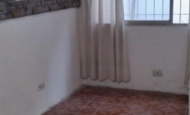 Venta de casa de 4 ambientes