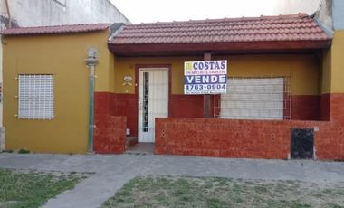 Venta de casa de 4 ambientes