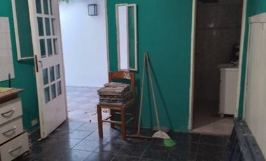 Venta de casa de 4 ambientes