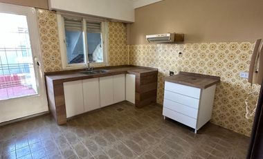 ALQUILER - CASA MAS GALPON - VILLA MADERO