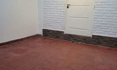 DEPARTAMENTO 3 AMB CON COCHERA , PLANTA BAJA  , SIN EXPENSAS NI ABL ,COMPLEJO CON PILETA Y PARRILLA EN COMUN TIGRE LINIERS 483