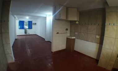 DEPARTAMENTO 3 AMB CON COCHERA , PLANTA BAJA  , SIN EXPENSAS NI ABL ,COMPLEJO CON PILETA Y PARRILLA EN COMUN TIGRE LINIERS 483