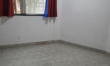 DEPARTAMENTO 3 AMB CON COCHERA , PLANTA BAJA  , SIN EXPENSAS NI ABL ,COMPLEJO CON PILETA Y PARRILLA EN COMUN TIGRE LINIERS 483