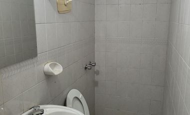 DEPARTAMENTO 3 AMB CON COCHERA , PLANTA BAJA  , SIN EXPENSAS NI ABL ,COMPLEJO CON PILETA Y PARRILLA EN COMUN TIGRE LINIERS 483