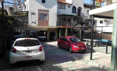 DEPARTAMENTO 3 AMB CON COCHERA , PLANTA BAJA  , SIN EXPENSAS NI ABL ,COMPLEJO CON PILETA Y PARRILLA EN COMUN TIGRE LINIERS 483