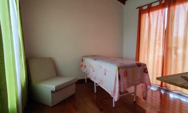 VENTA DE CHALET DE 6 AMBIENTES EN MONTE GRANDE - LOTE DE 600 M² - COCHERA PASANTE - GALERÍA