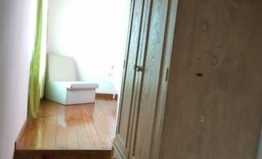 VENTA DE CHALET DE 6 AMBIENTES EN MONTE GRANDE - LOTE DE 600 M² - COCHERA PASANTE - GALERÍA