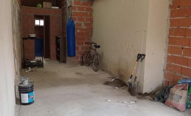 Casa de tres ambientes a la venta en Jose C Paz