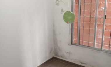 Casa de tres ambientes a la venta en Jose C Paz