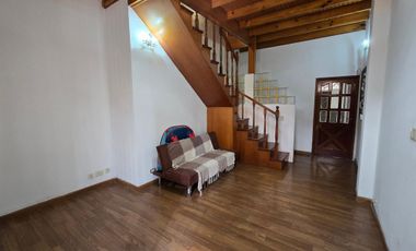 Excelente Propiedad, 5 Ambientes, Gran Terreno Con Pileta, Parrilla Y Quincho