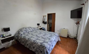 Excelente Propiedad, 5 Ambientes, Gran Terreno Con Pileta, Parrilla Y Quincho