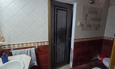Excelente Propiedad, 5 Ambientes, Gran Terreno Con Pileta, Parrilla Y Quincho