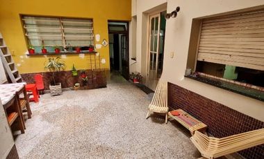 Ph En Venta 2 Amb. En Villa Urquiza - ZONA COMERCIAL