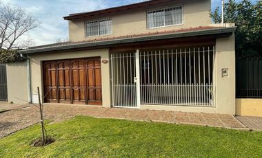 Chalet de 3 AMBIENTES en venta