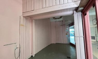 Importante local comercial en alquiler
