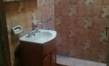 Casa y Local en venta en Aldo Bonzi